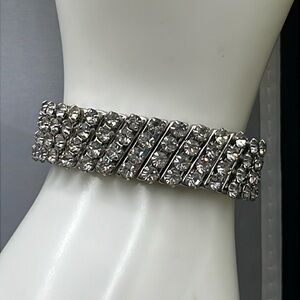 Vintage silver- tone Rhinestone costume jewelry expandable bracelet, 1/2in wide
